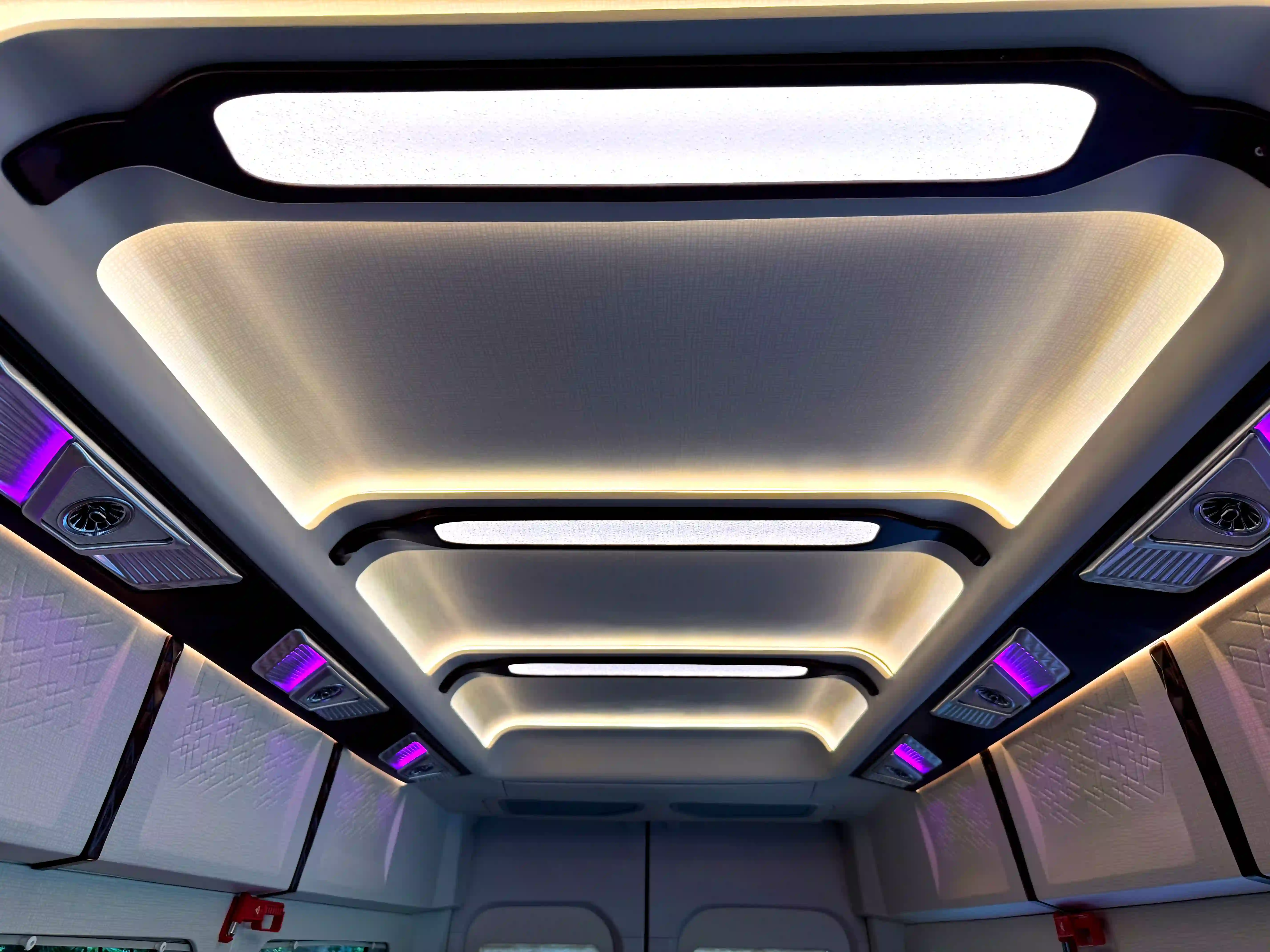 xe-limousine-10-cho-4-4