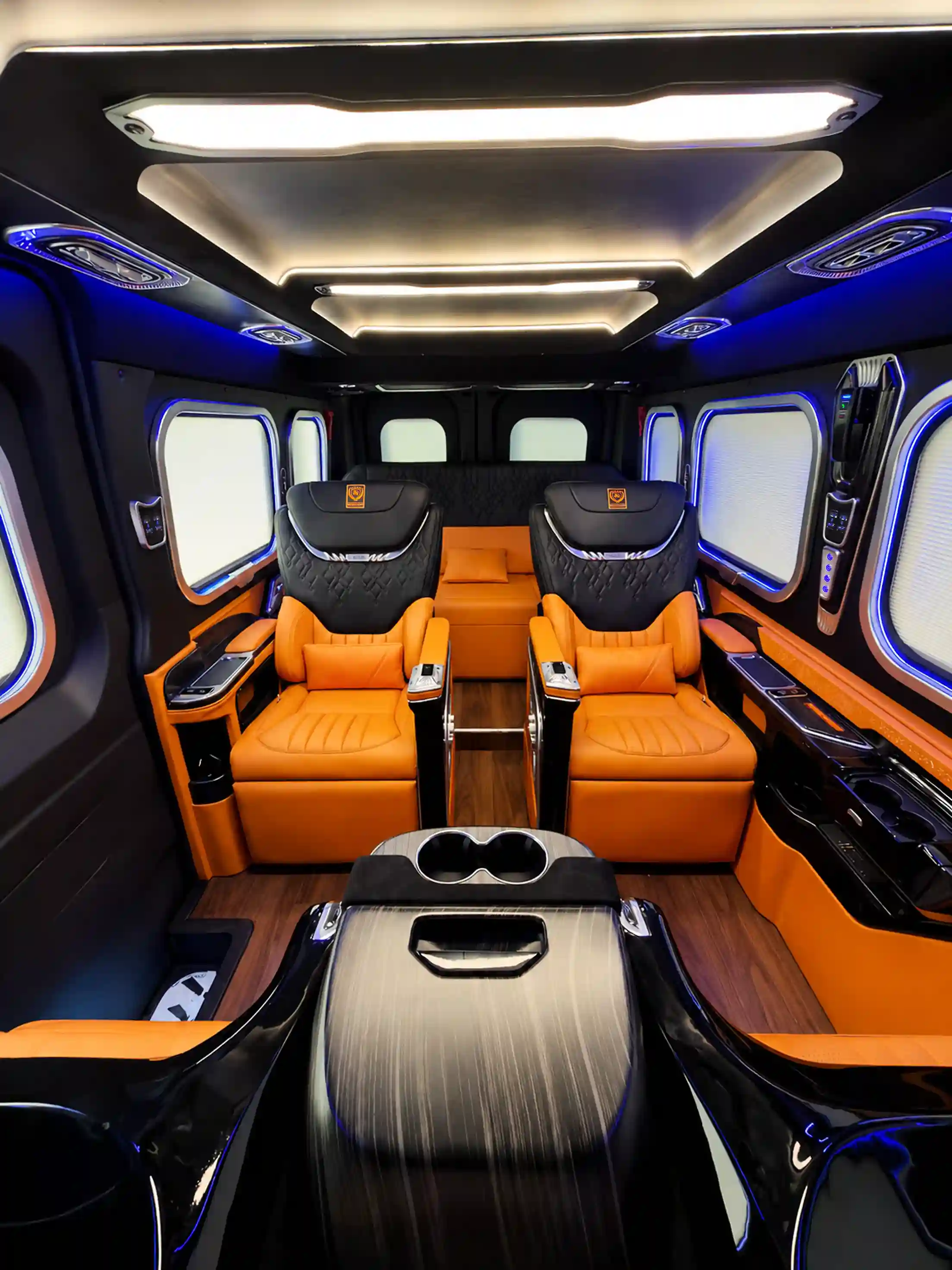 xe-limousine-10-cho-chinh-hang-1