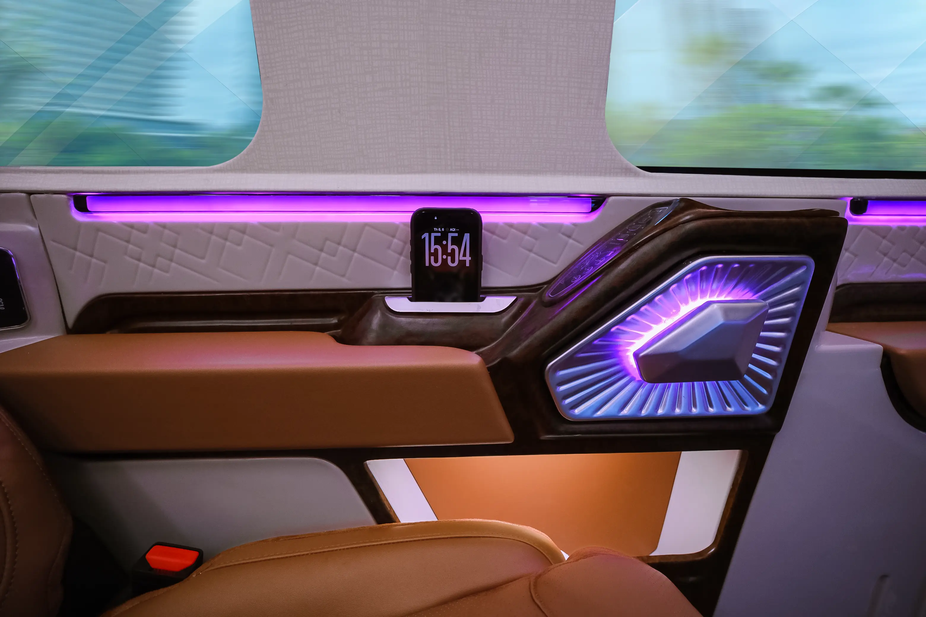 hyundai-solati-limousine-xe-limousine-2025-6