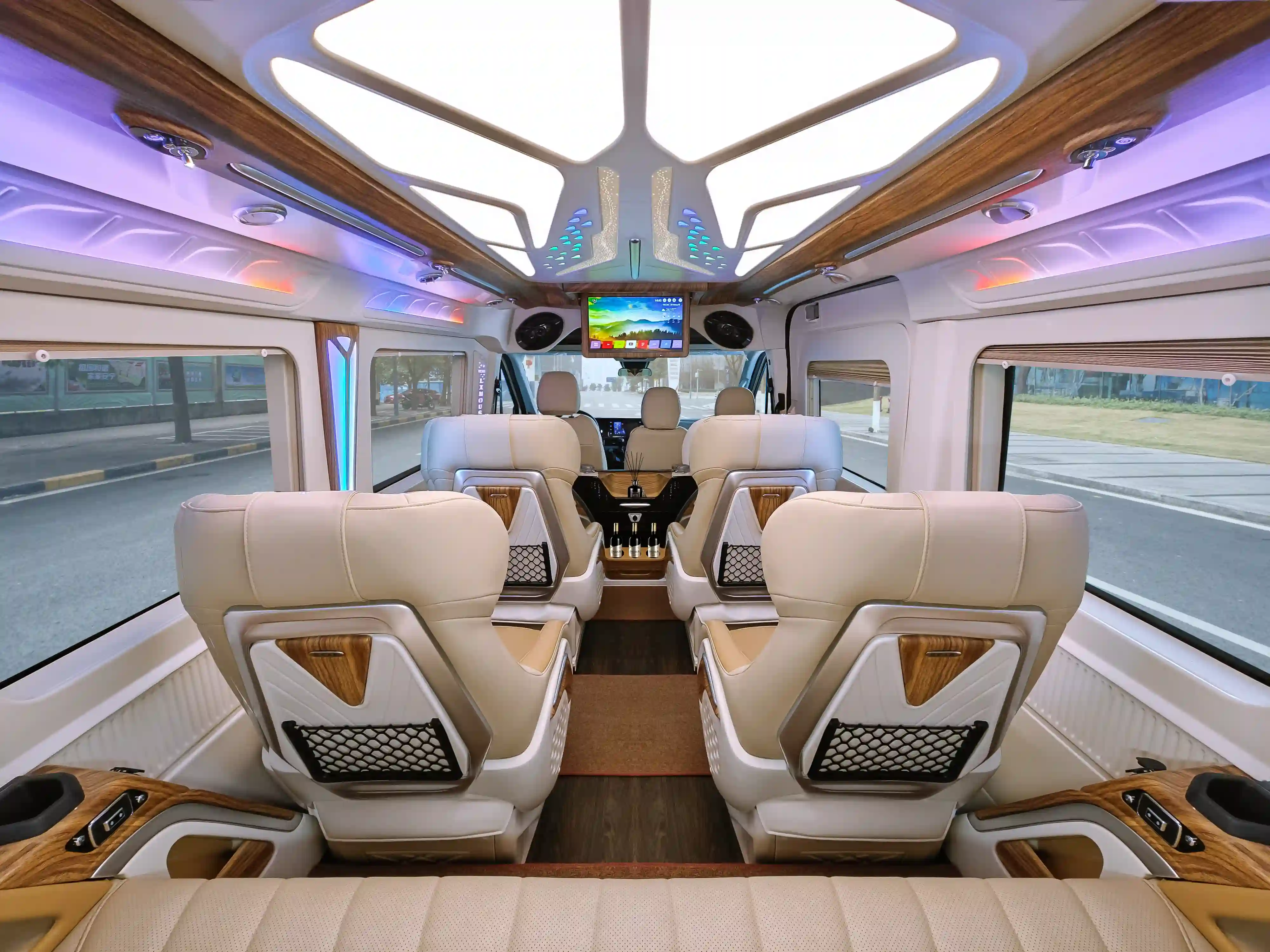 DCar Vip Lounge - Ford Transit
