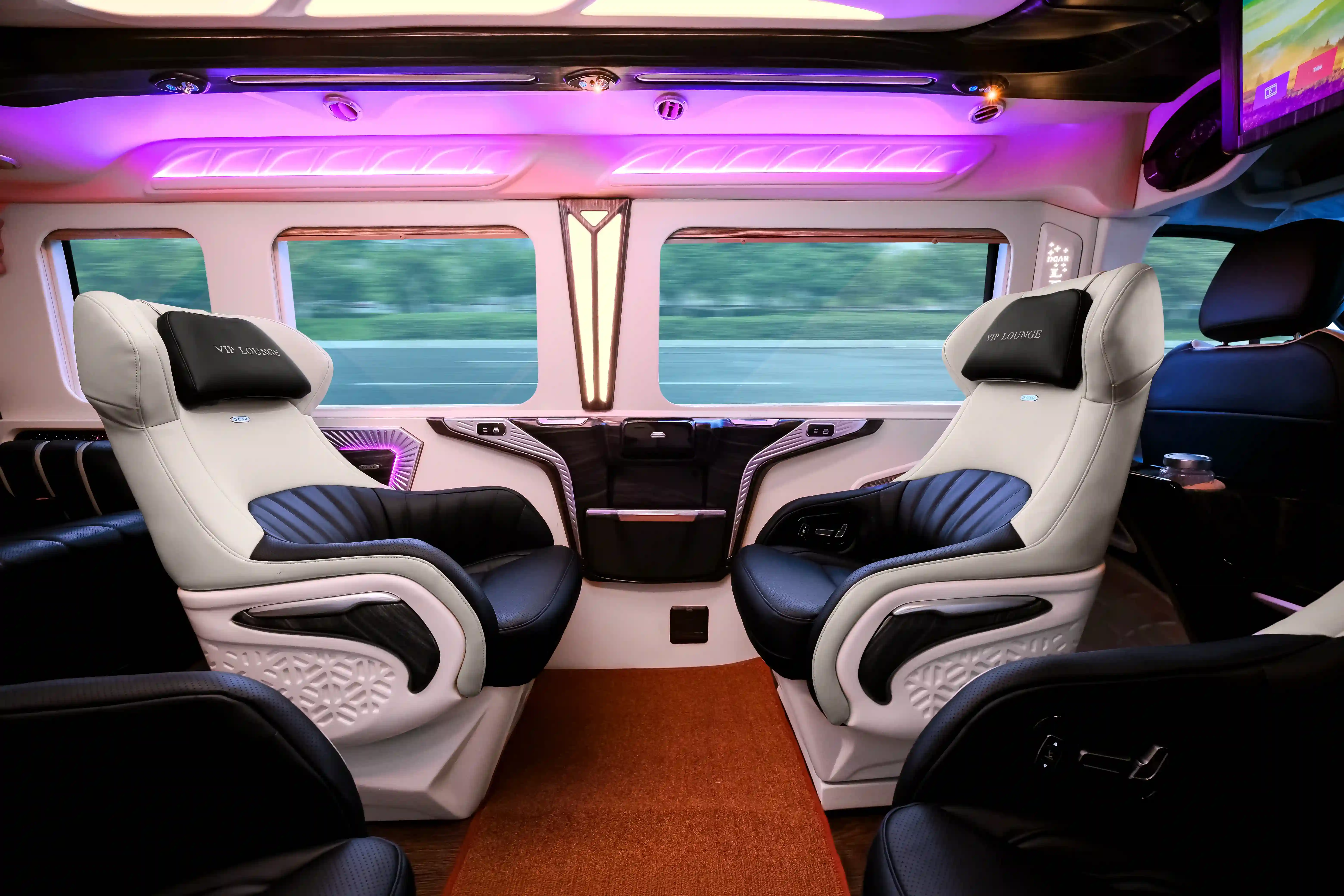 DCar Vip Lounge - Ford Transit