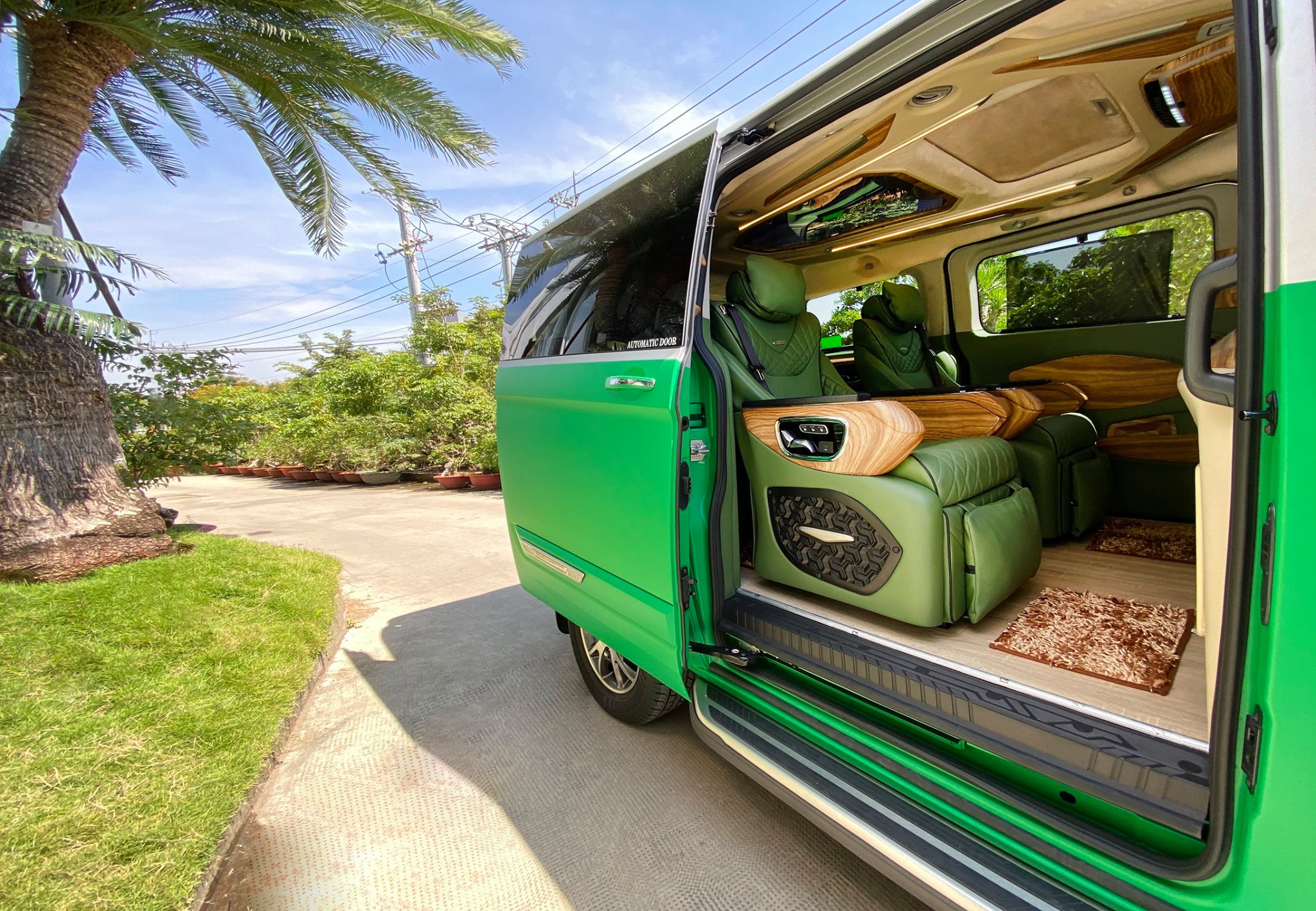 do-xe-limousine-o-to-moi-nhat-1
