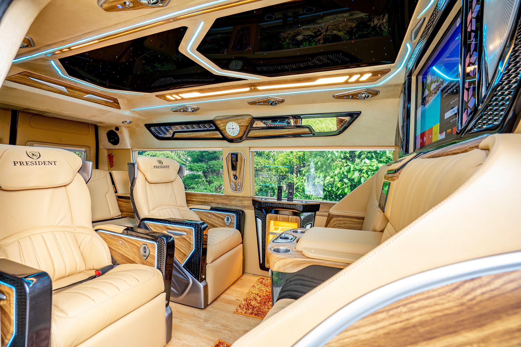 do-xe-limousine-o-to-moi-nhat-12