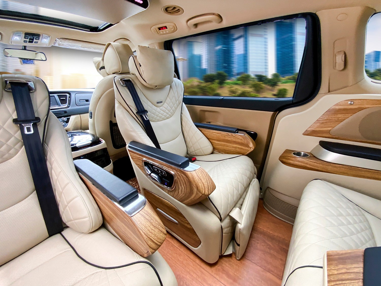 do-xe-limousine-o-to-moi-nhat-17