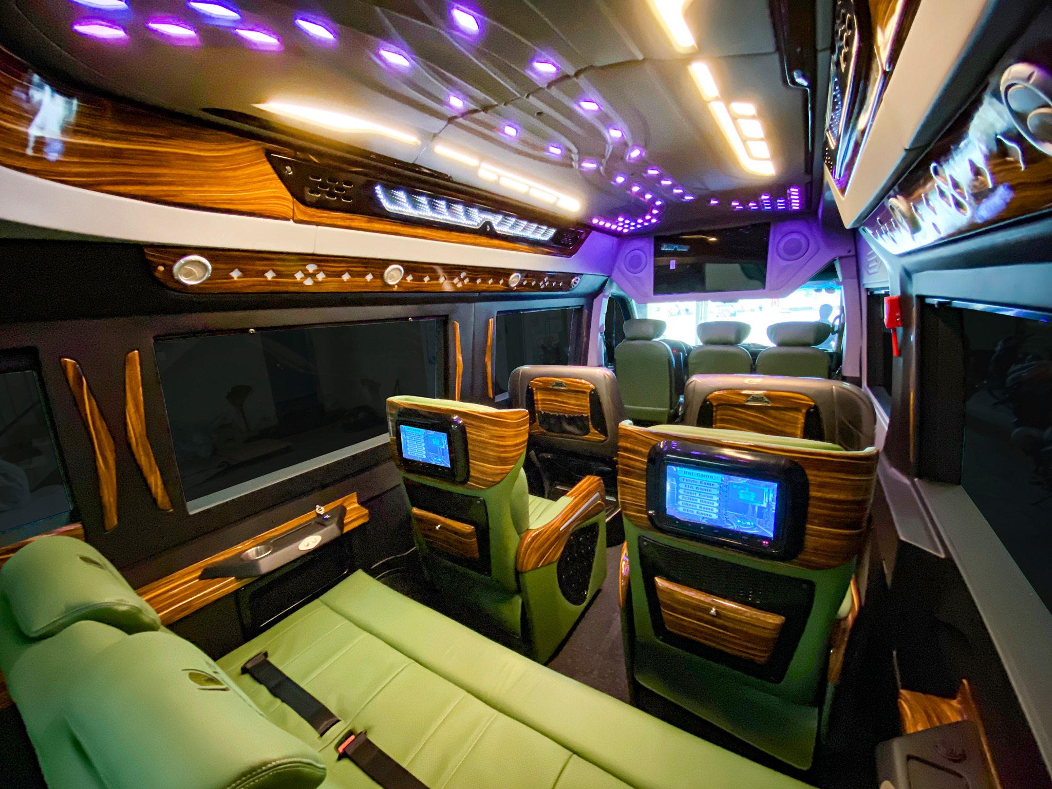 do-xe-limousine-o-to-moi-nhat-5
