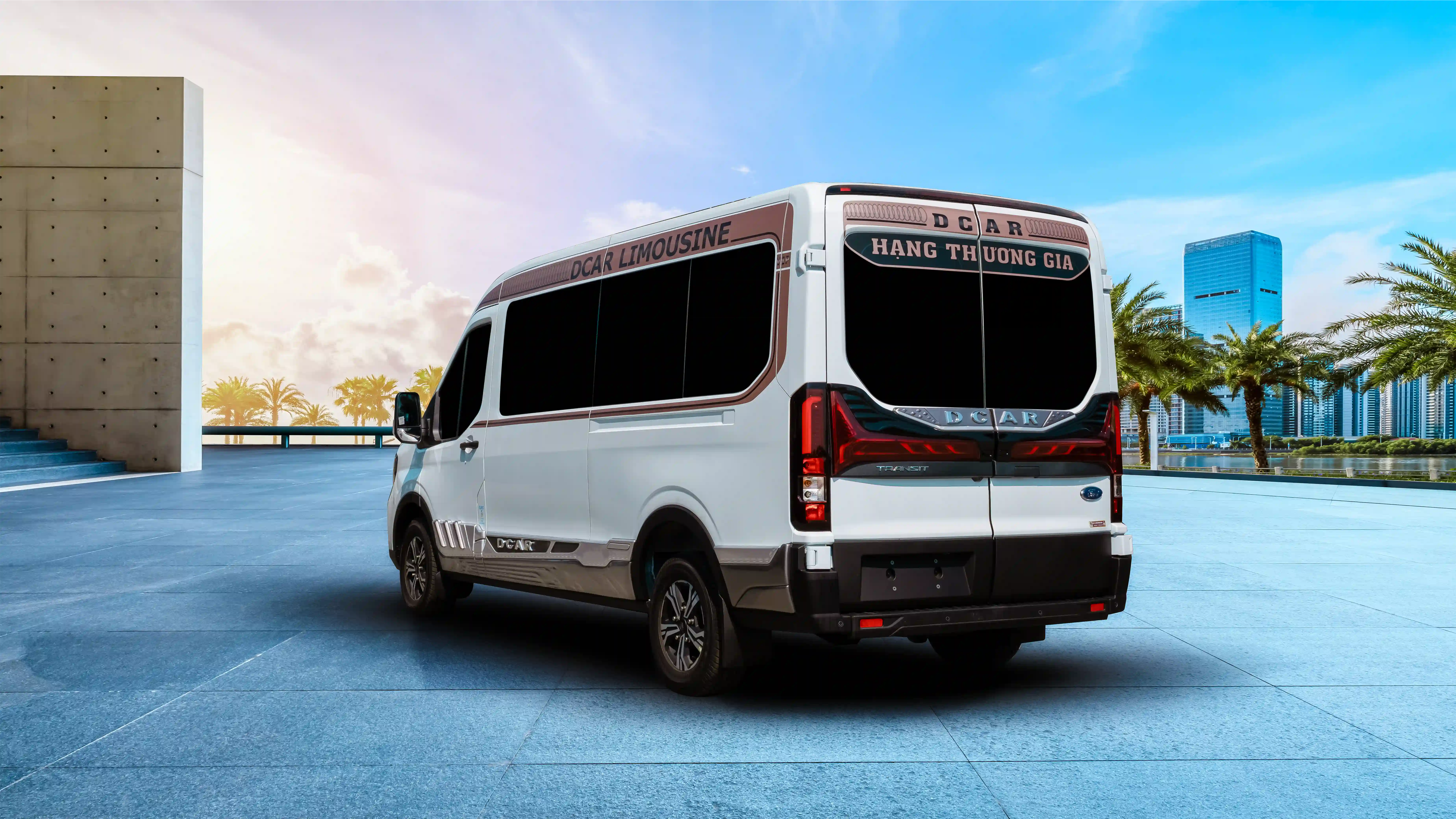 gia-xe-limousine-ford-transit-tai-ho-chi-minh-8