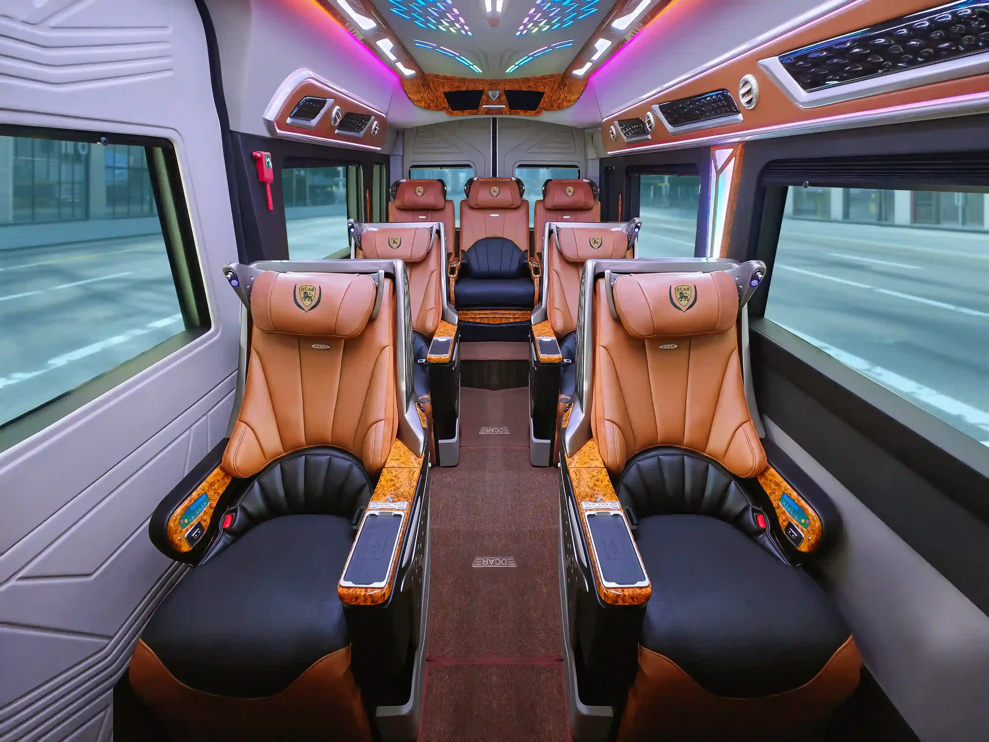 hyundai-solati-limousine-xe-limousine-2025-9