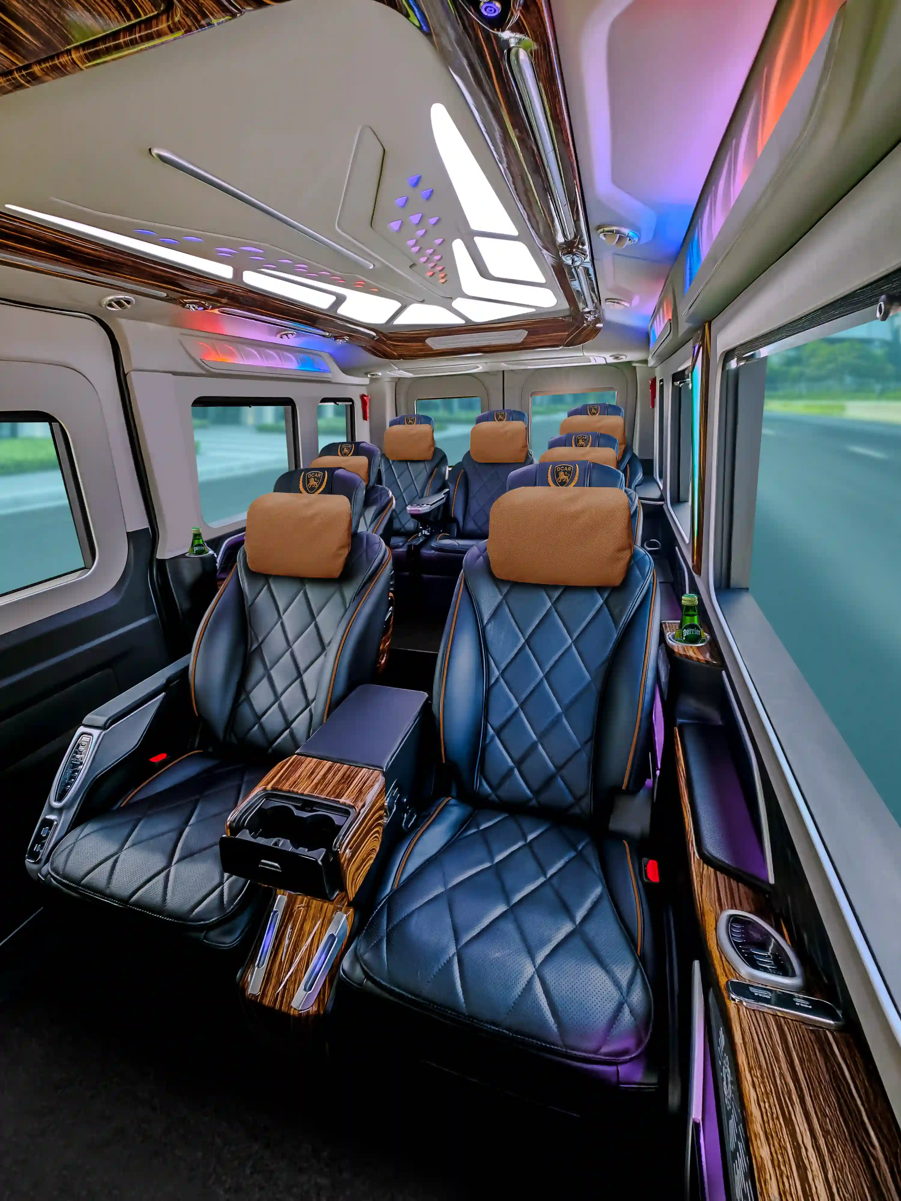 mua-xe-limousine-10-cho-gia-bao-nhieu-3-1
