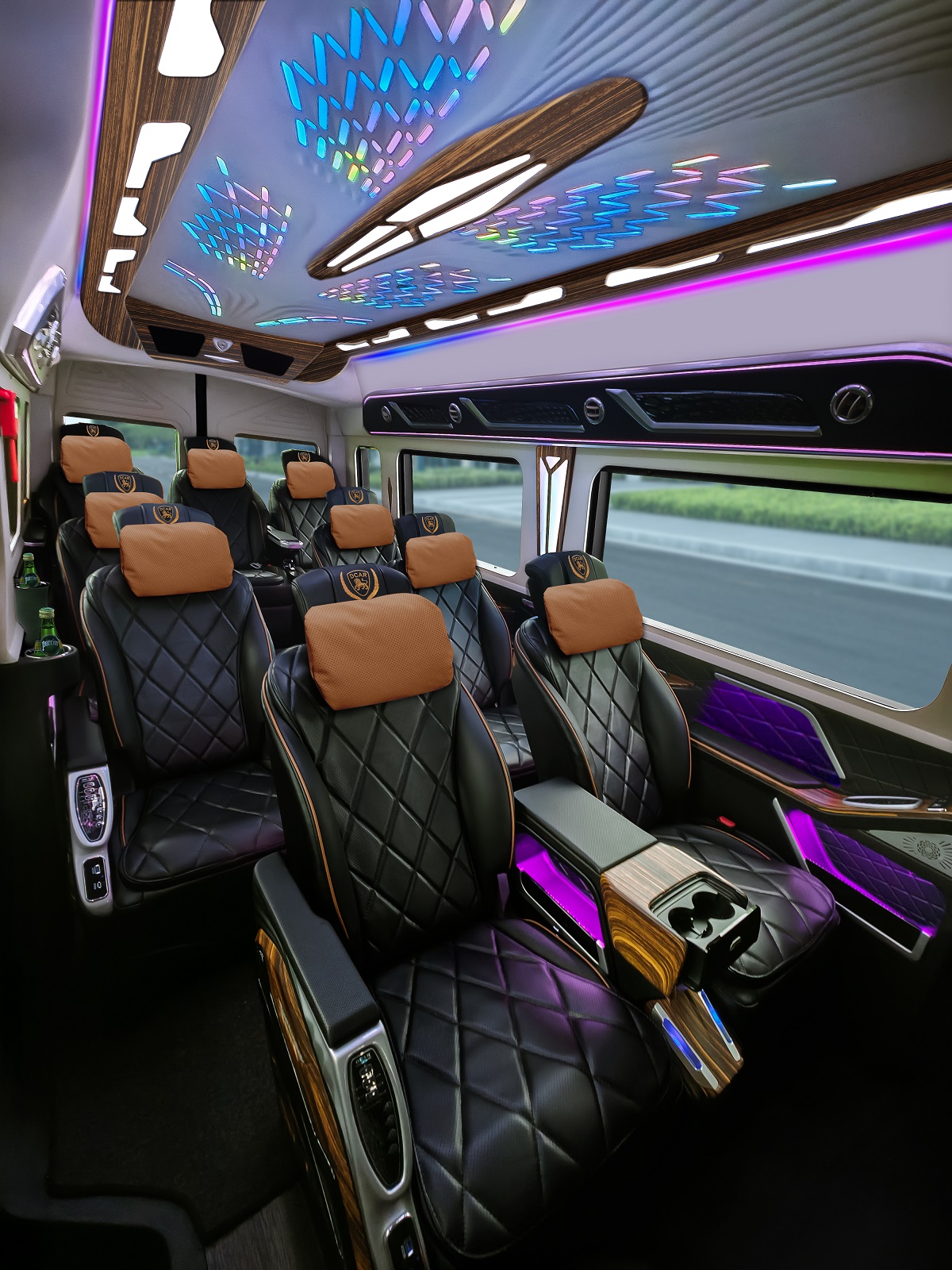 xe-10-cho-limousine-dcar-ford-transit-51