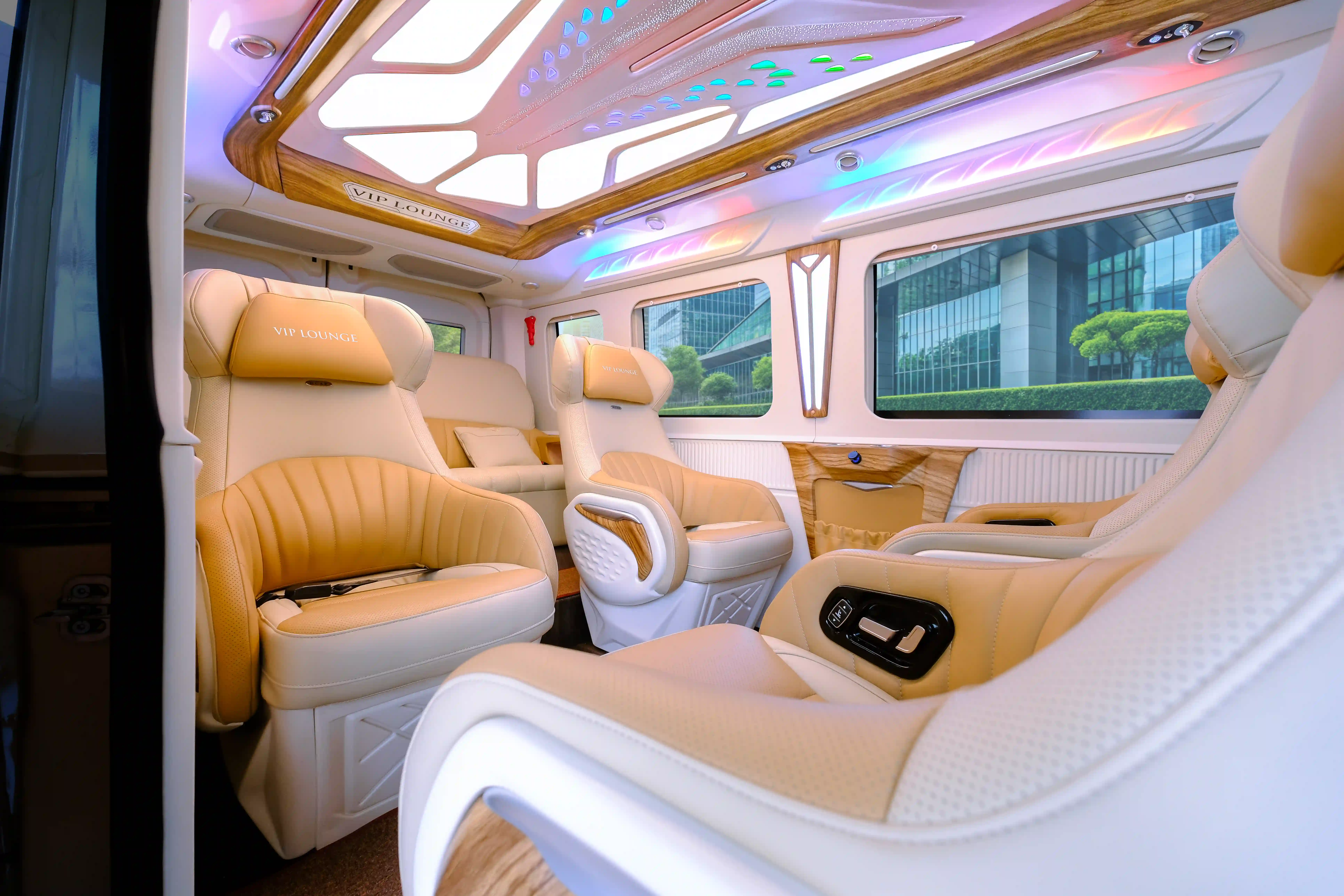 xe-10-cho-limousine-dcar-ford-transit-6