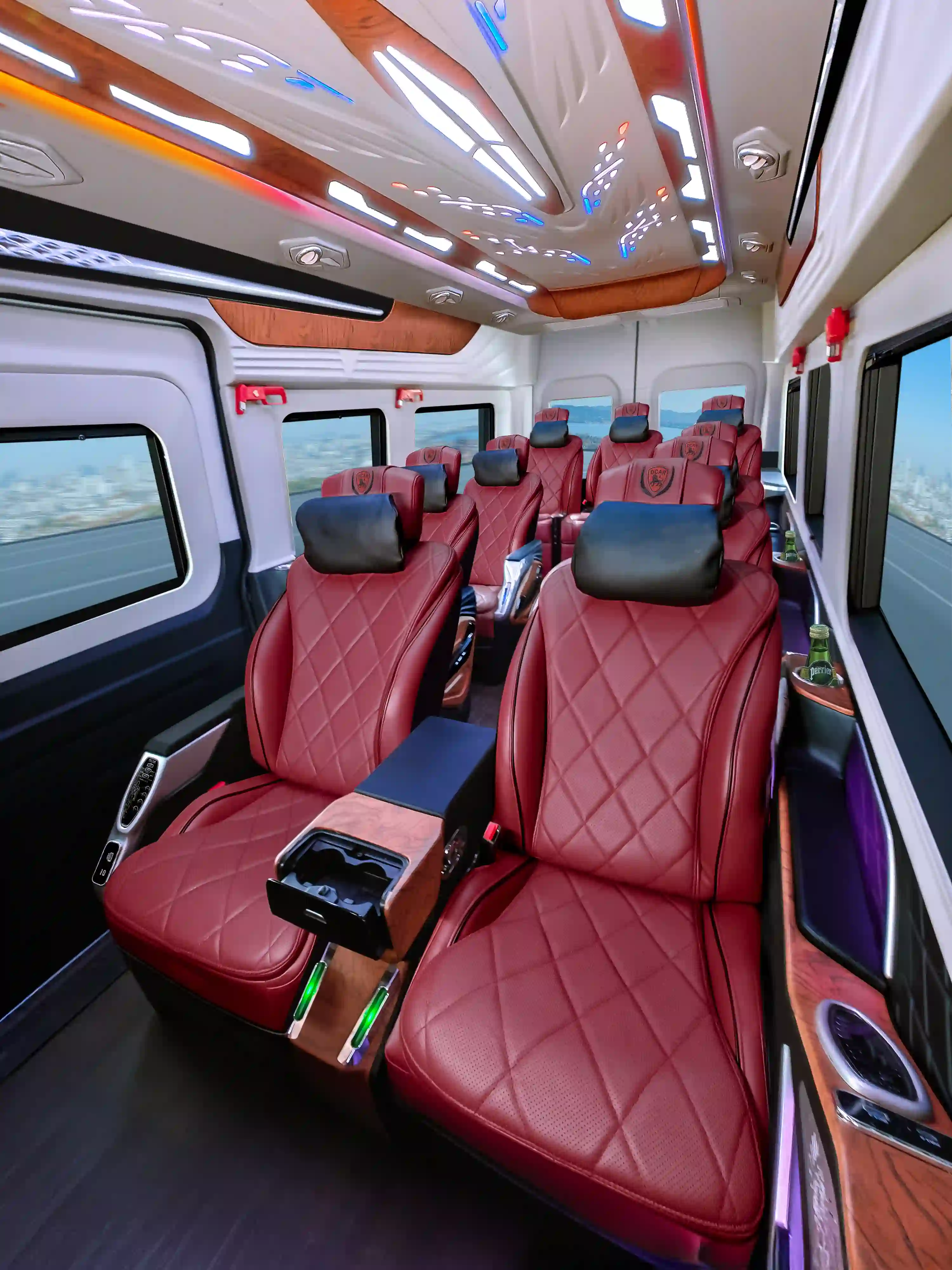 xe-12-cho-dcar-limousine-lua-chon-so-1-cho-doanh-nghiep-3