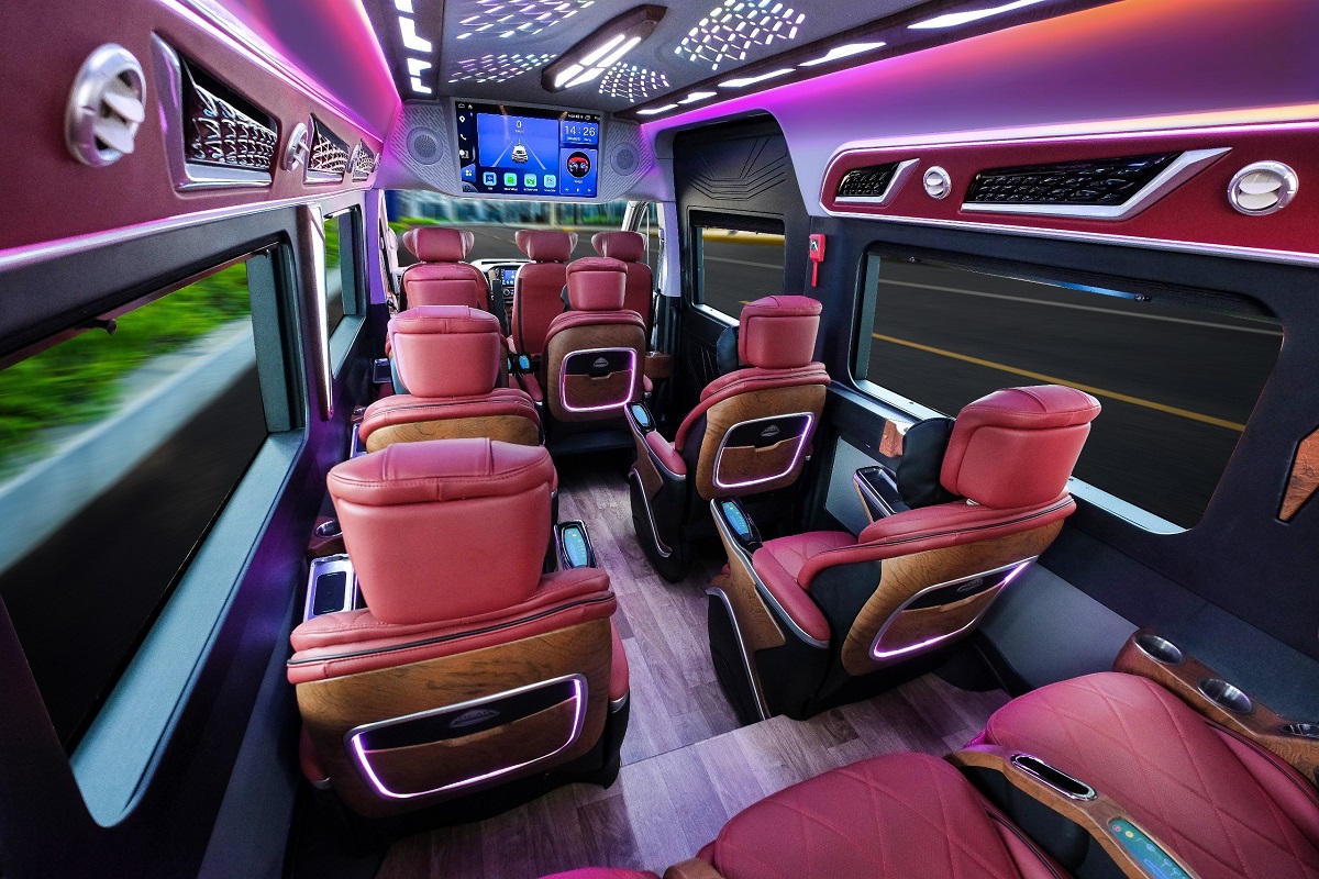 xe-limousine-12-cho-chinh-hang-5